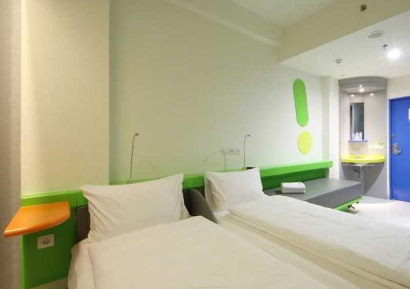 Pop! Hotel Tebet Jakarta Extérieur photo