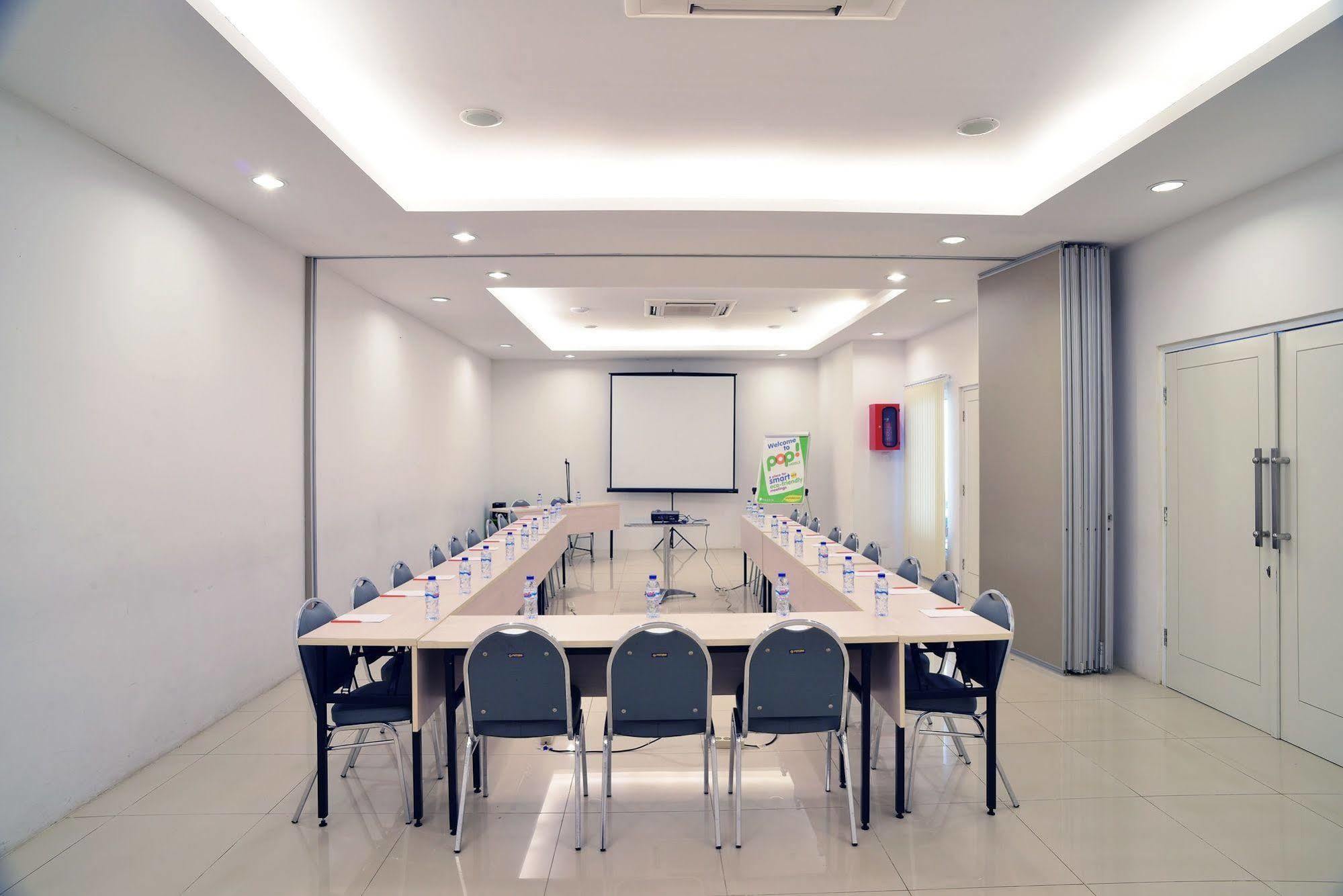 Pop! Hotel Tebet Jakarta Extérieur photo